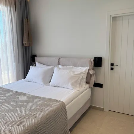 The Little Crab Apart Otel 4*