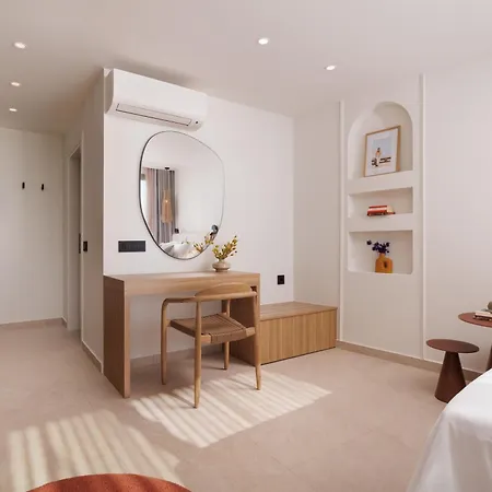 Apartahotel The Little Crab 4*